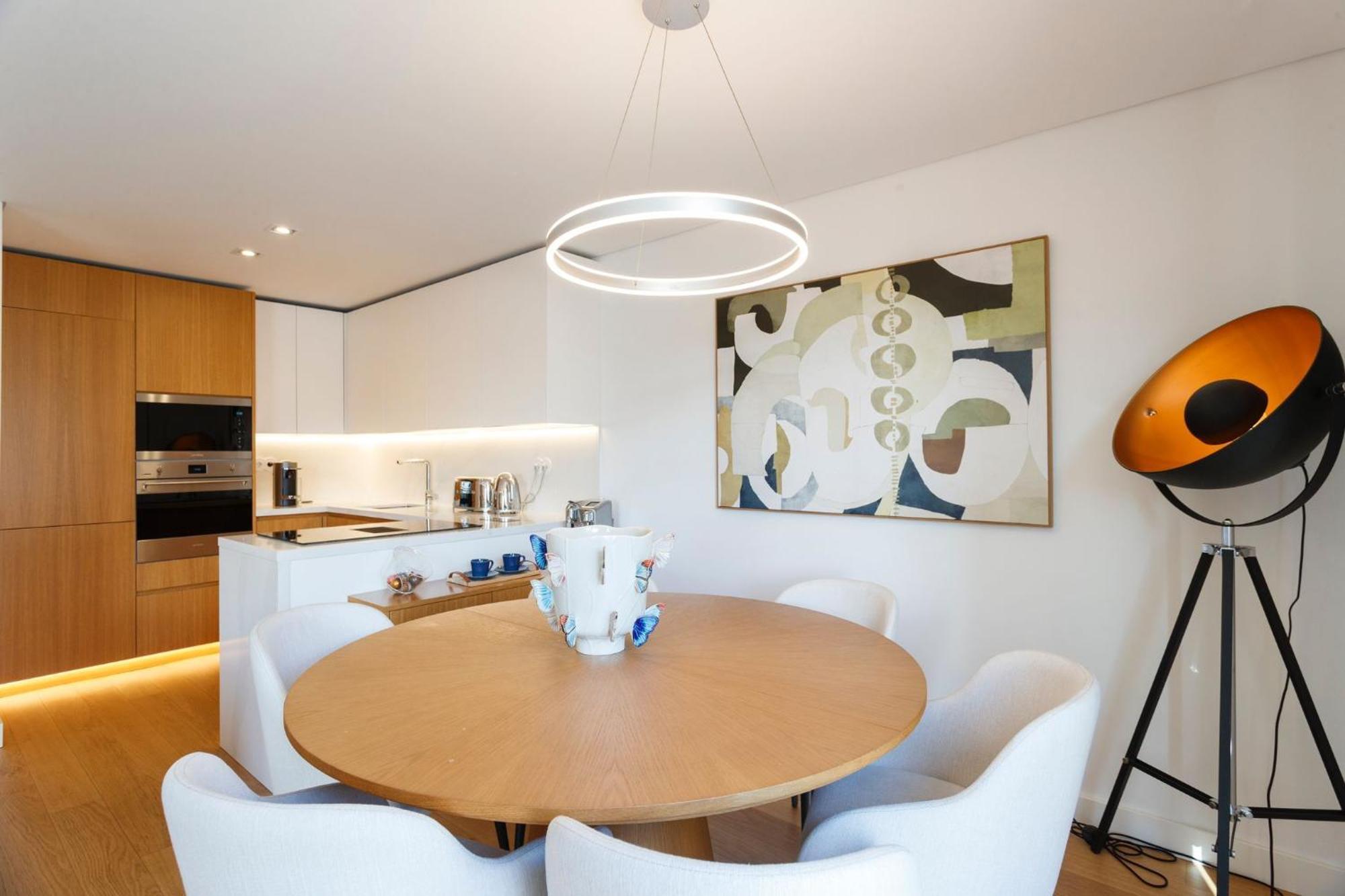 Appartement Luxurious With Balcony In The Parque Eduardo Vii Region *